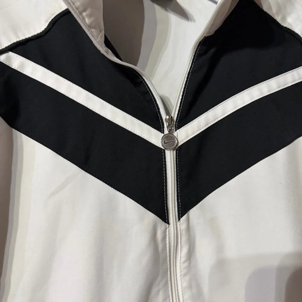 Nike Air Windbreaker Full Zip Jacket White Black Women’s Large - Picture 6 of 14